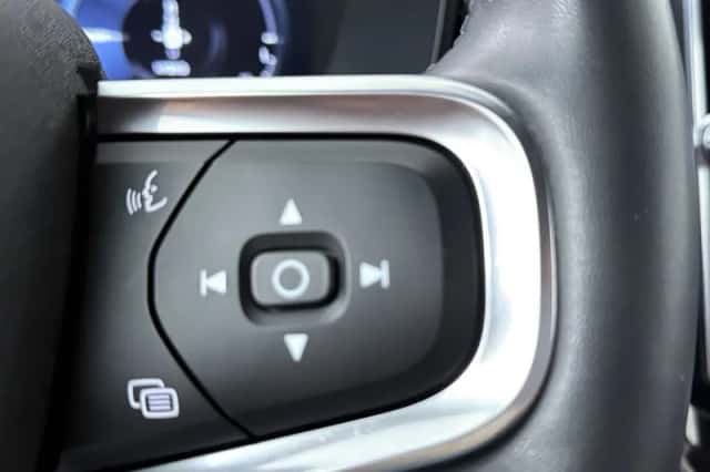Volvo XC40 (2022) thumbnail 5