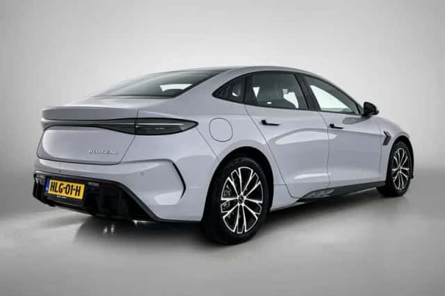 BYD Seal (2025) thumbnail 2