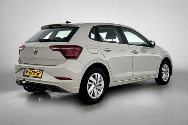 Volkswagen Polo (2022) thumbnail 2