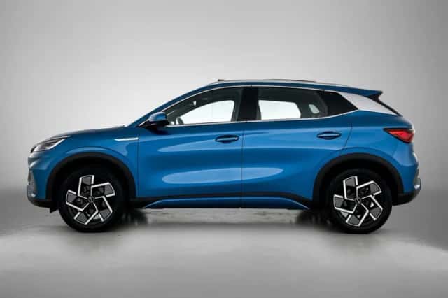 BYD ATTO_3 (2023) thumbnail 3