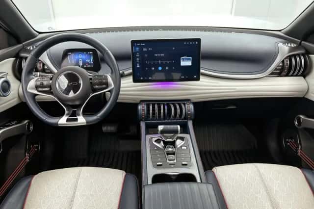 BYD ATTO_3 (2023) thumbnail 5