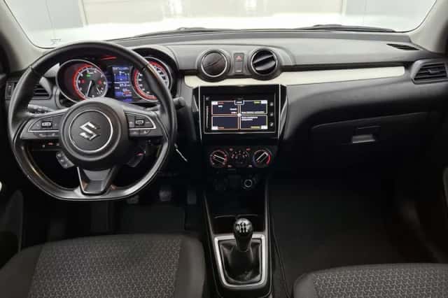 Suzuki Swift (2020) thumbnail 4