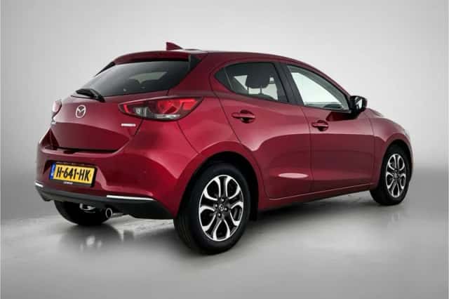 Mazda 2 (2020) thumbnail 2