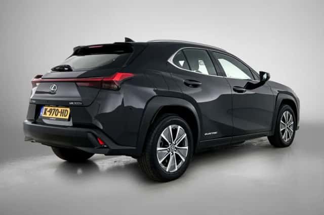 Lexus UX (2020) thumbnail 2