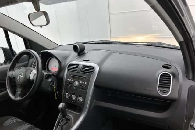 Opel Agila (2014) thumbnail 6