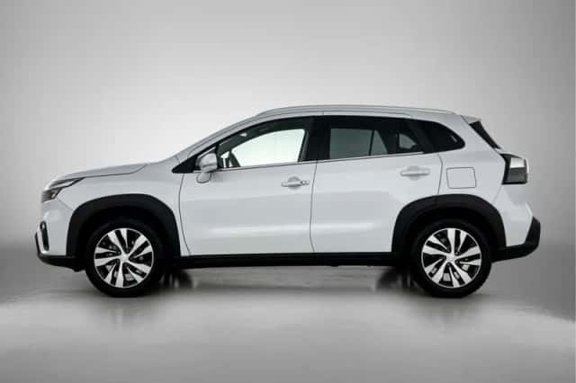 Suzuki S-Cross (2023) thumbnail 3