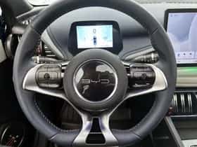 BYD ATTO_3 (2025) thumbnail 19