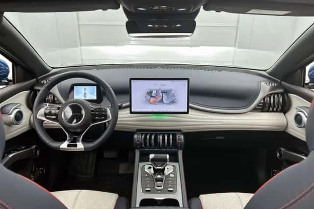 BYD ATTO_3 (2025) thumbnail 5