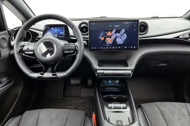 BYD Dolphin (2025) thumbnail 5