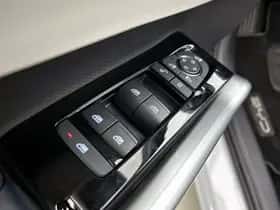BYD ATTO_3 (2024) thumbnail 25