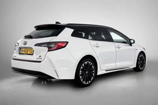 Toyota Corolla_Touring_Sports (2022) thumbnail 2