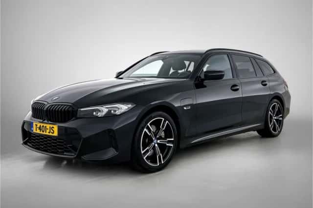 BMW 3_Serie (2023) thumbnail 1