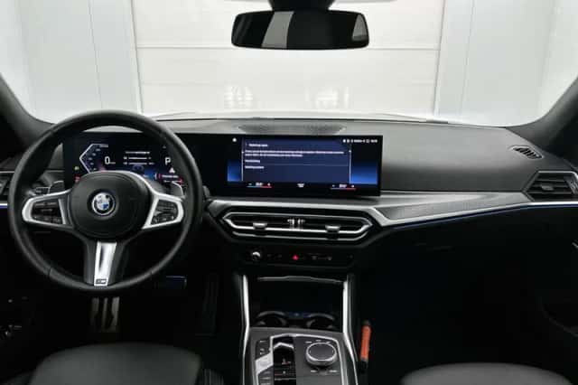 BMW 3_Serie (2023) thumbnail 4