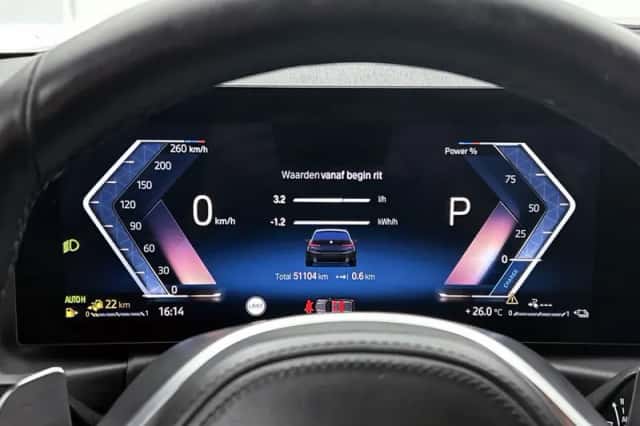 BMW 3_Serie (2023) thumbnail 5