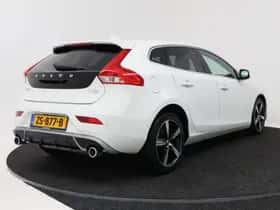 Volvo V40 (2019) thumbnail 2