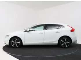 Volvo V40 (2019) thumbnail 3