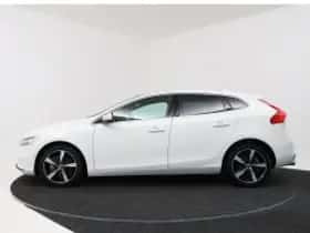 Volvo V40 (2019) thumbnail 4