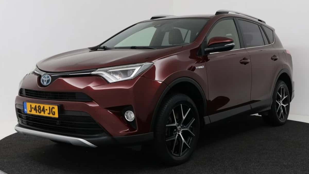 Toyota RAV4 (2016) — foto 1