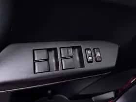 Toyota RAV4 (2016) thumbnail 21