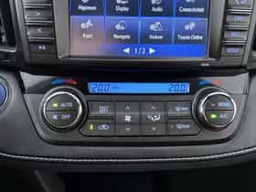 Toyota RAV4 (2016) thumbnail 9