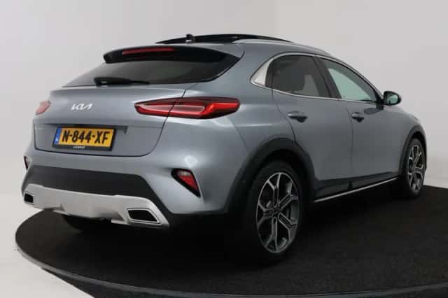 Kia XCeed (2022) thumbnail 2