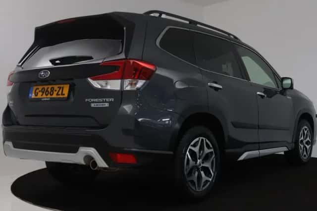 Subaru Forester (2019) thumbnail 3