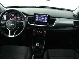 Kia Stonic (2024) thumbnail 4