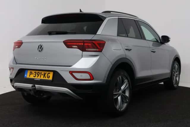 Volkswagen T-Roc (2022) thumbnail 2
