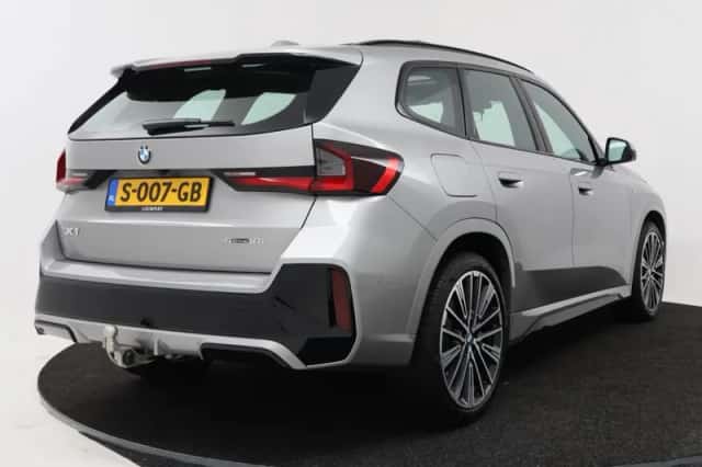 BMW X1 (2023) thumbnail 2