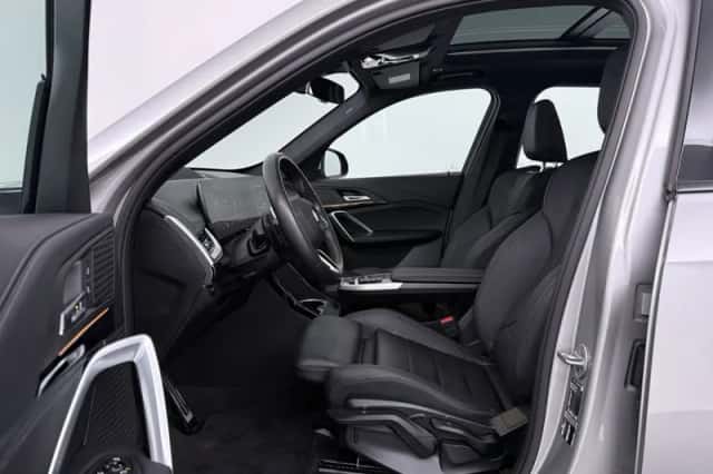 BMW X1 (2023) thumbnail 4