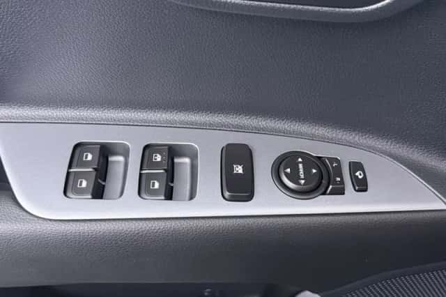 Kia Stonic (2025) thumbnail 4