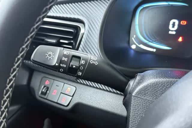 Kia Stonic (2025) thumbnail 6