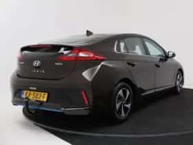 Hyundai Ioniq (2016) thumbnail 3