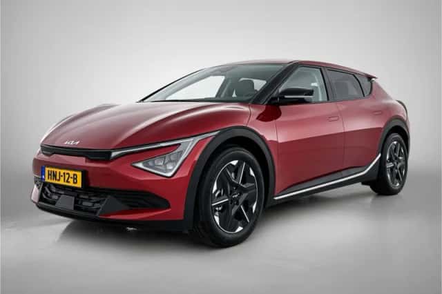 Kia EV6 (2025) thumbnail 1