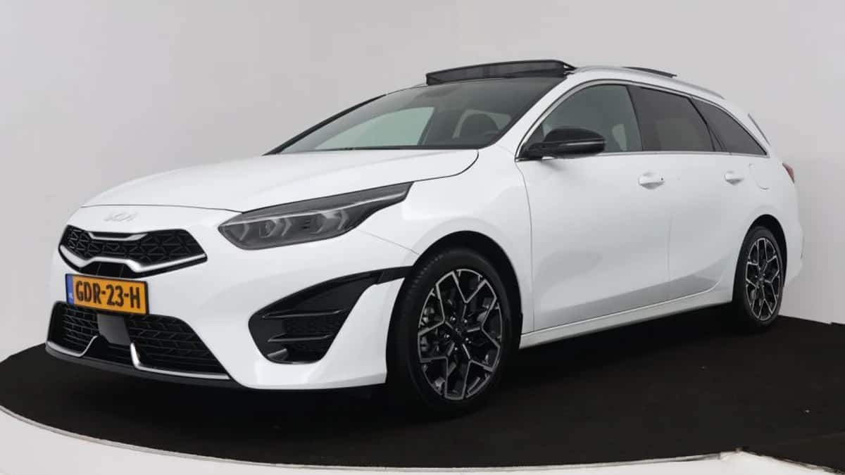 Kia Ceed_Sportswagon (2024) — foto 1