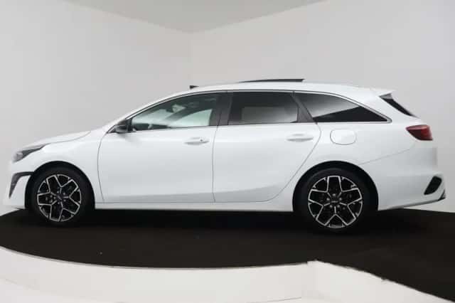 Kia Ceed_Sportswagon (2024) thumbnail 3
