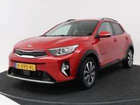 Kia Stonic (2021) thumbnail 2