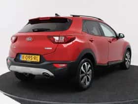 Kia Stonic (2021) thumbnail 2
