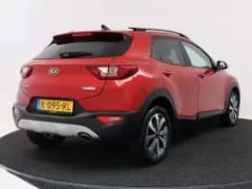 Kia Stonic (2021) thumbnail 3