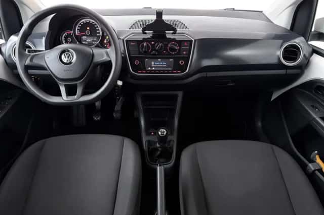 Volkswagen Up! (2017) thumbnail 4