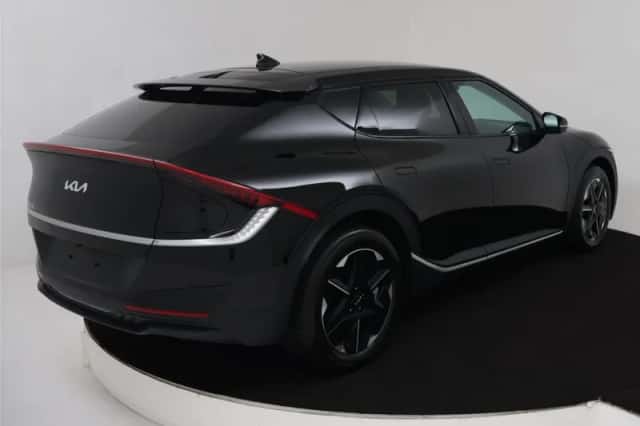 Kia EV6 (2025) thumbnail 2