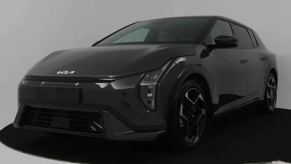 Kia EV4 (2026) — foto 1