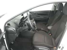 Hyundai Bayon (2025) thumbnail 5