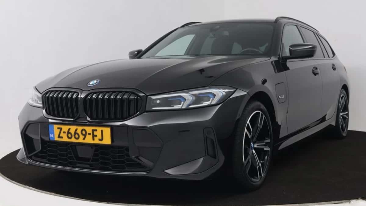 BMW 3_Serie (2022) — foto 1
