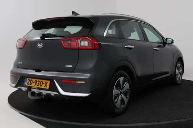 Kia Niro (2019) thumbnail 2