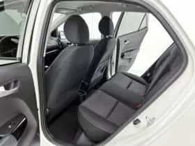Kia Picanto (2024) thumbnail 7
