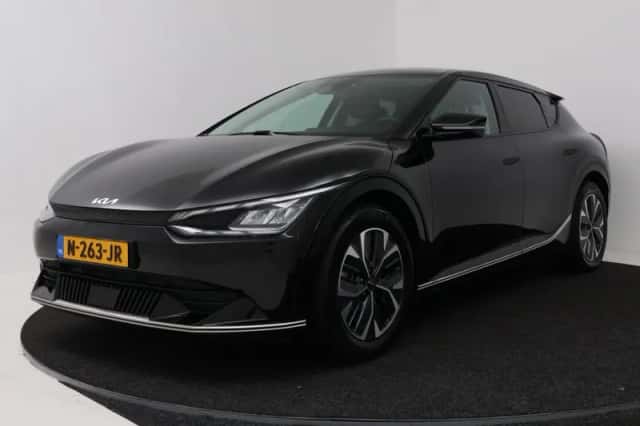 Kia EV6 (2021) thumbnail 1