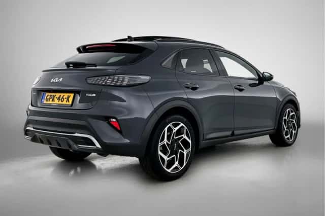 Kia XCeed (2024) thumbnail 2