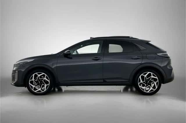 Kia XCeed (2024) thumbnail 3