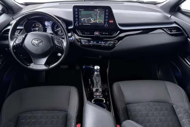 Toyota C-HR (2020) thumbnail 5